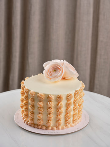 Pretty Piping w/Preserved Bloom in Peach
