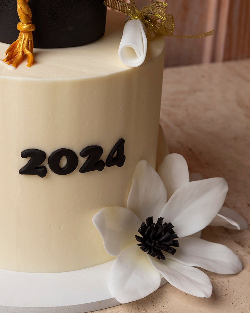 Graduation Cake 2024 w/ Black Cap