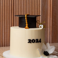 Graduation Cake 2024 w/ Black Cap