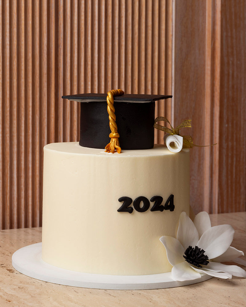 Graduation Cake 2024 w/ Black Cap