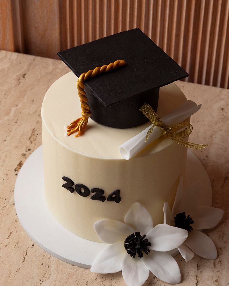 Graduation Cake 2024 w/ Black Cap