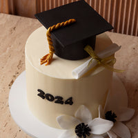 Graduation Cake 2024 w/ Black Cap